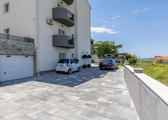 D&d Excelsior Podstrana