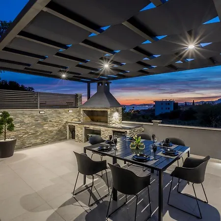 Villa D&d Excelsior Podstrana