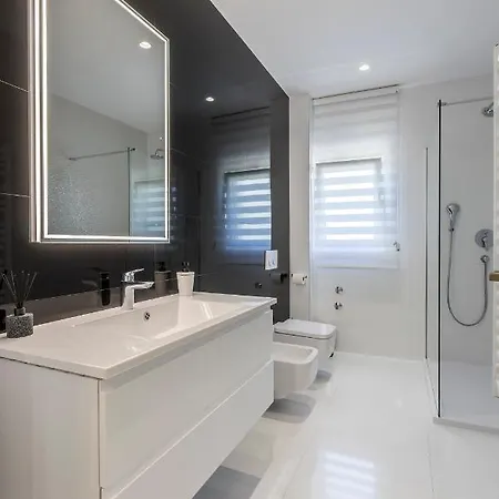 Villa D&d Excelsior Podstrana