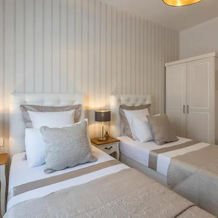 Villa D&d Excelsior Podstrana