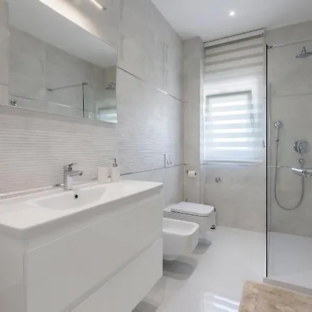 Villa D&d Excelsior Podstrana